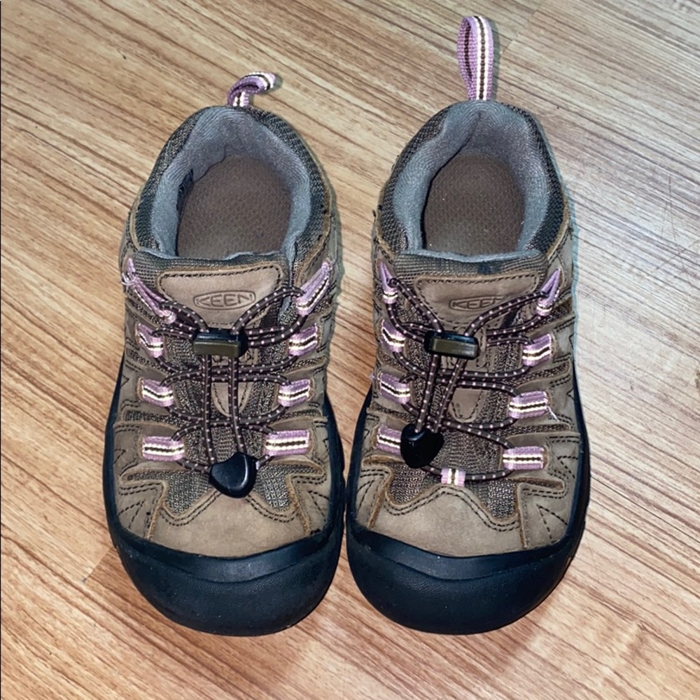 Keen Waterproof Hiking Shoes like new!